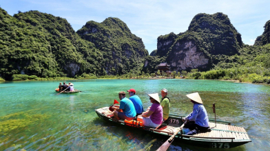 Tour Trang An - Hang Mua - Bai Dinh in 1 day