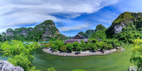 Trang An boat tour in Ninh Binh