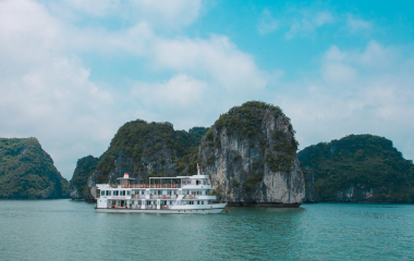 Cristina Diamond Cruise 3 days 2 nights (1 night on Cat Ba Island)