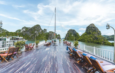 Indochina Sails Premium 2 days 1 night