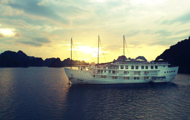 Indochina Sails Premium 3 days 2 nights